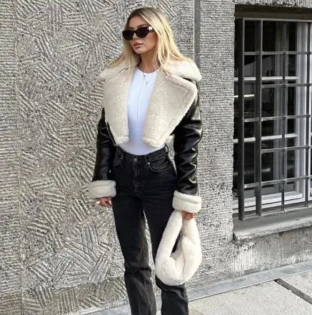 מעיל דמוי פרווה לנשים – חורף חם בסטייל יוקרתי ונועז